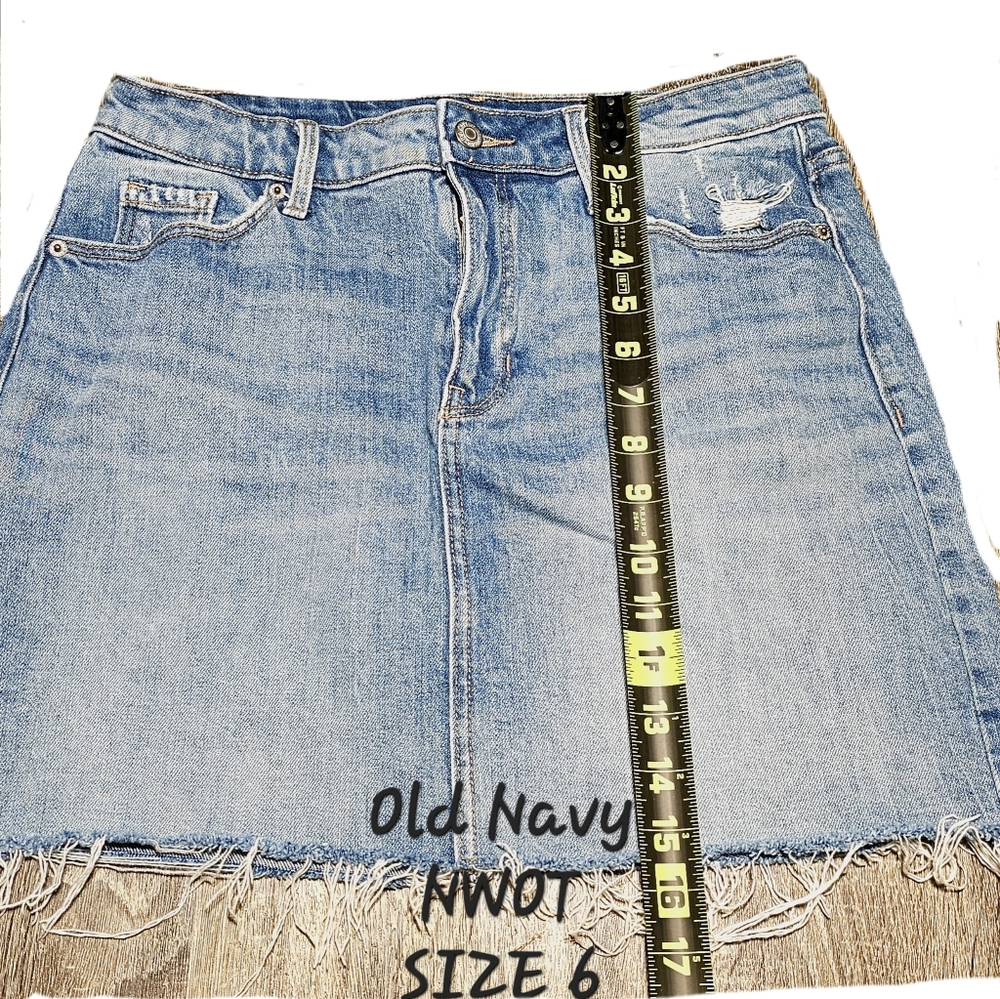 NWOT Old Navy Straight Cut-Off Jean Mini Skirt Size 6